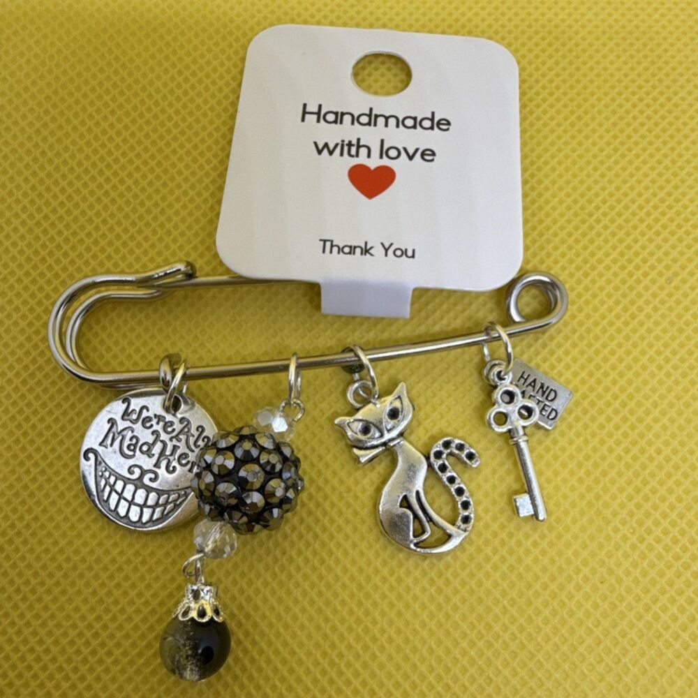 Handmade Fantasy Cat Key Bead Charm Pin, Metal Glass, Silver Black